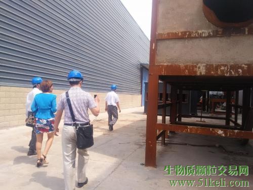 越南客户参观完东盟博览会后赴海琦考察设备